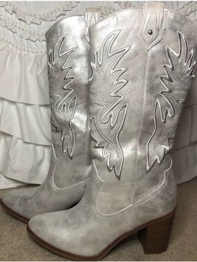 Altar'd State Billini Cowgirl Boots size 6